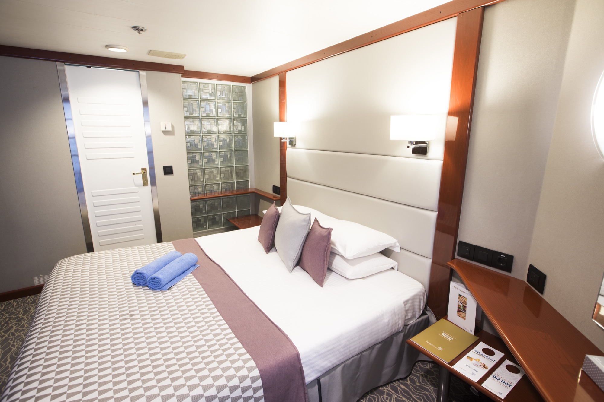 Celestyal Crystal Accommodation Grand Suite 4.jpg